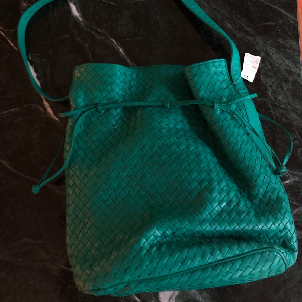 AUTHENTIC Bottega Veneta Crossbody Bucket Bag